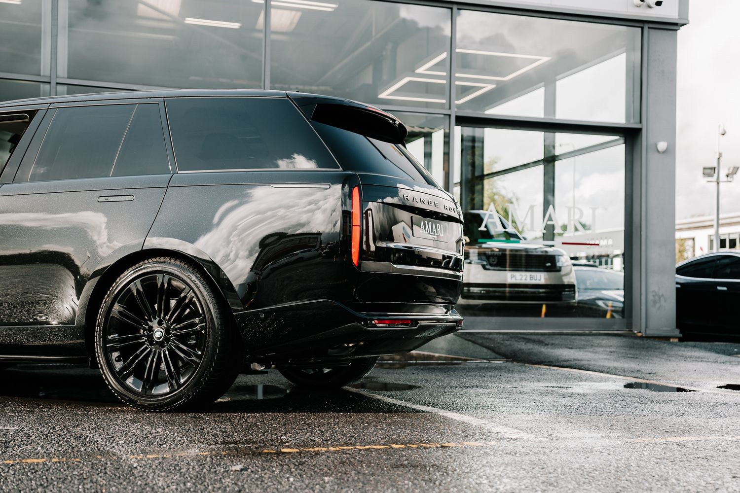 Land Rover Range Rover First Edition P530 AWD