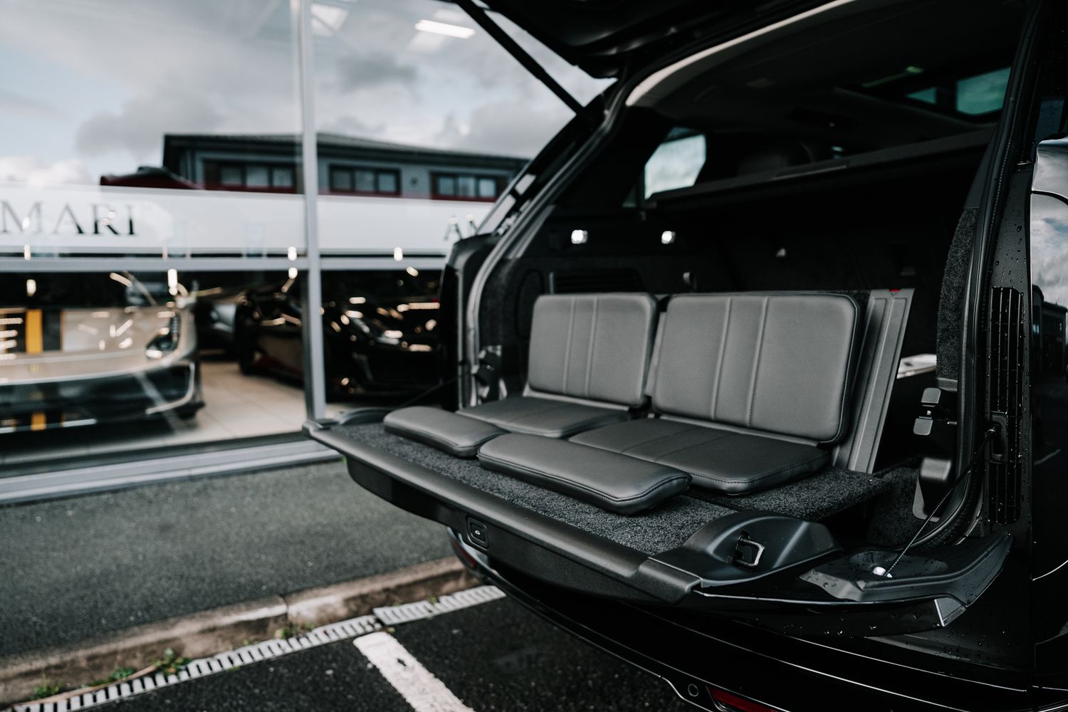 Land Rover Range Rover First Edition P530 AWD