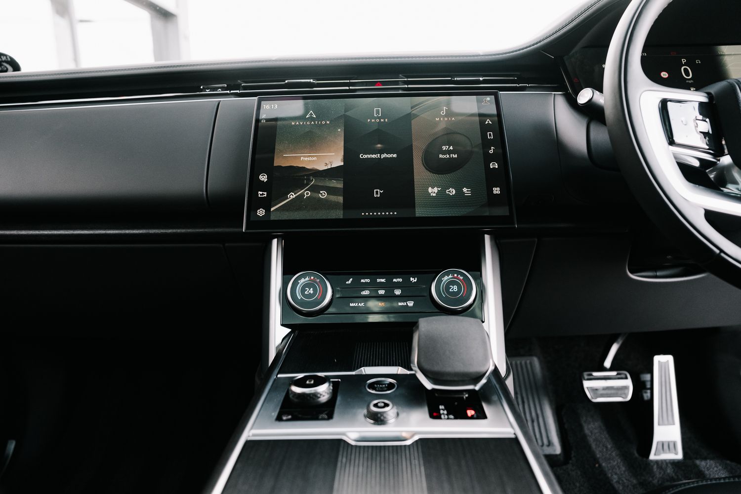 Land Rover Range Rover First Edition P530 AWD