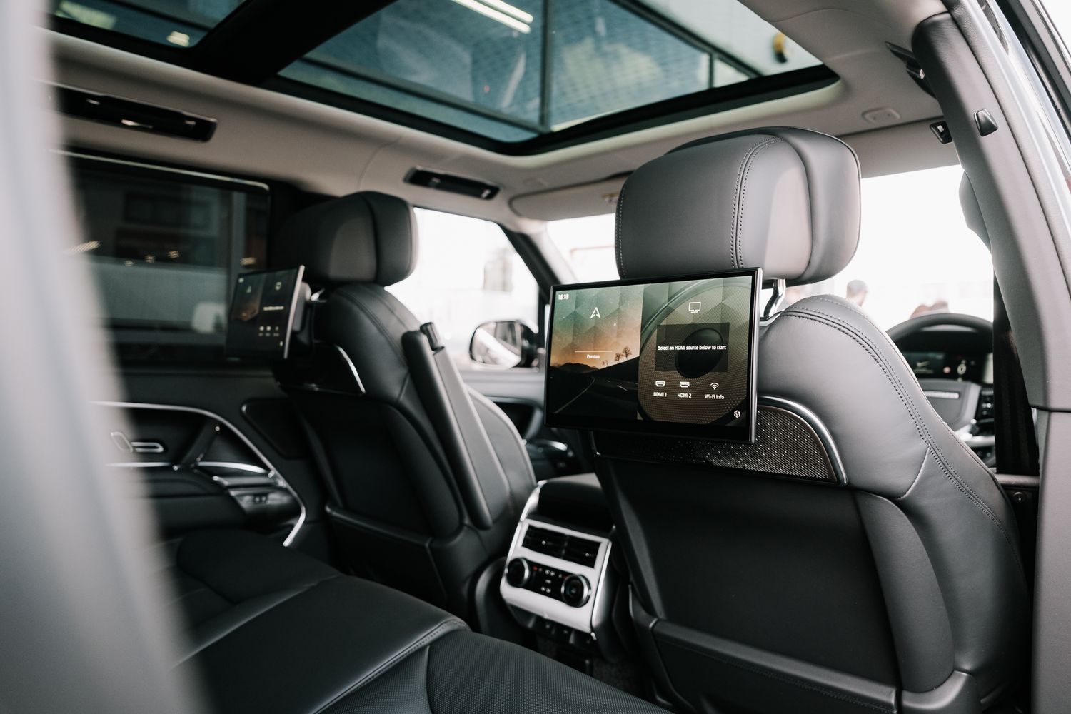Land Rover Range Rover First Edition P530 AWD