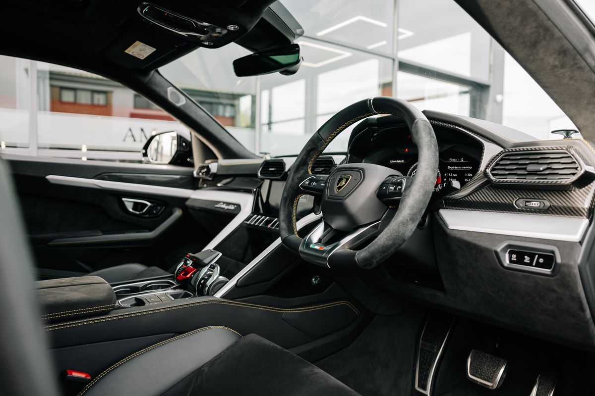 Lamborghini Urus V8 Auto