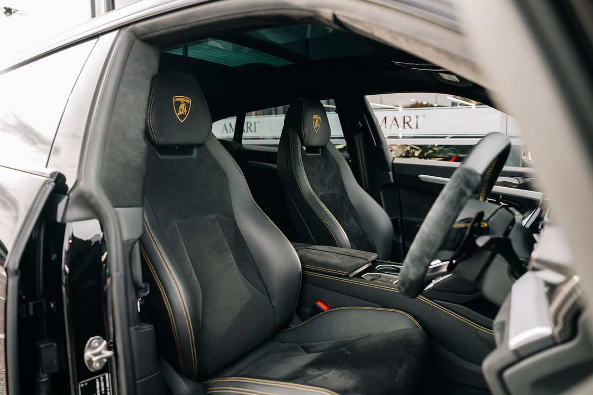 Lamborghini Urus V8 Auto