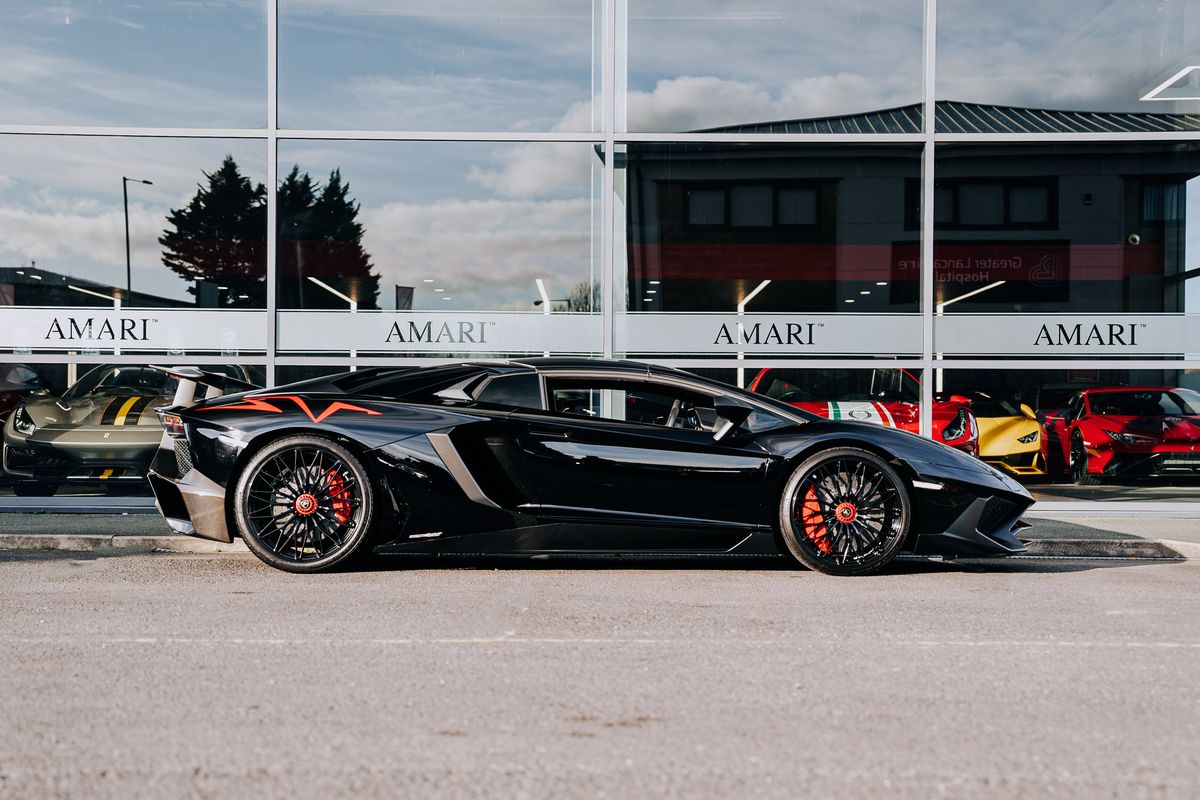 Lamborghini Aventador SV Roadster LP 750-4