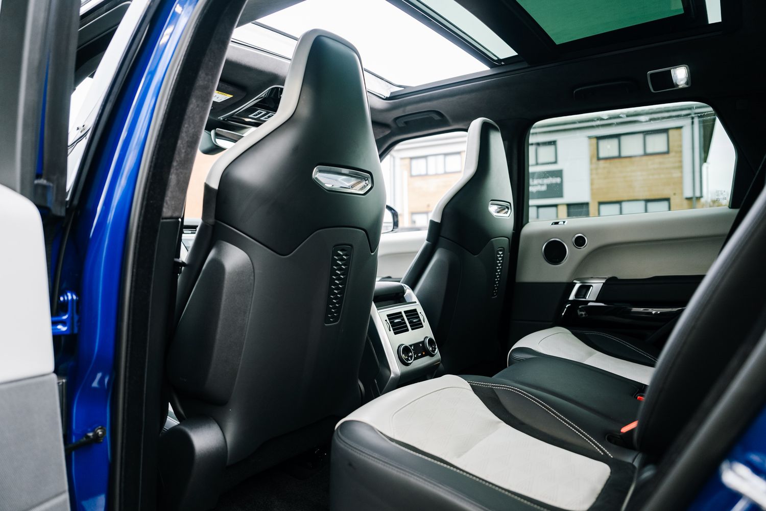 Land Rover Range Rover Sport SVR S/C Auto