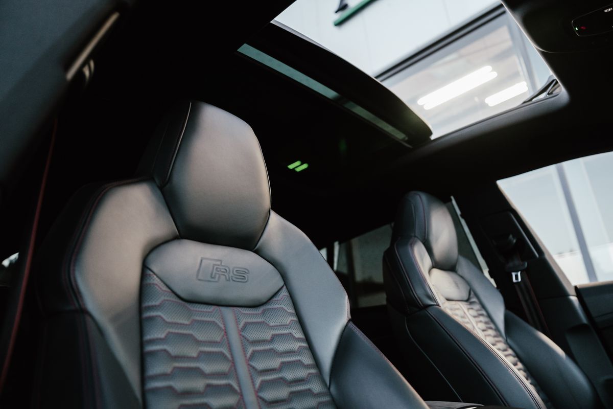 Audi RS Q8 Carbon Black TFSI MHEV Quattro Auto