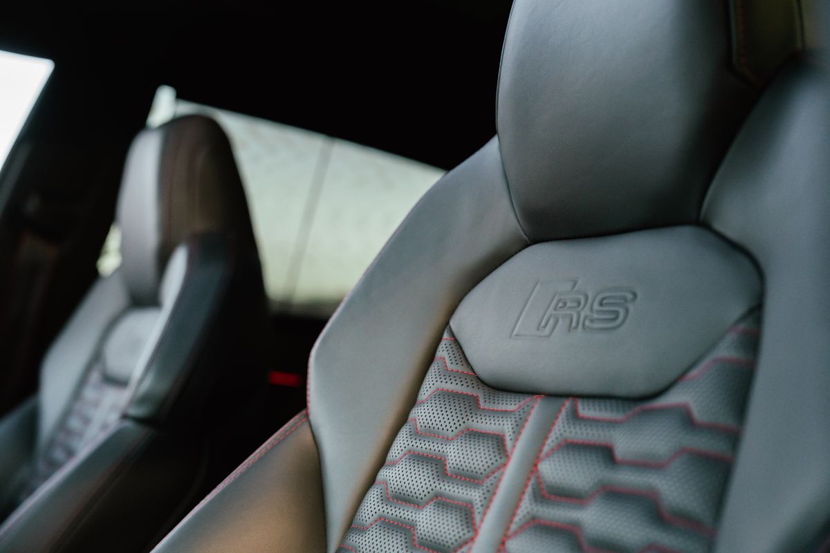 Audi RS Q8 Carbon Black TFSI MHEV Quattro Auto