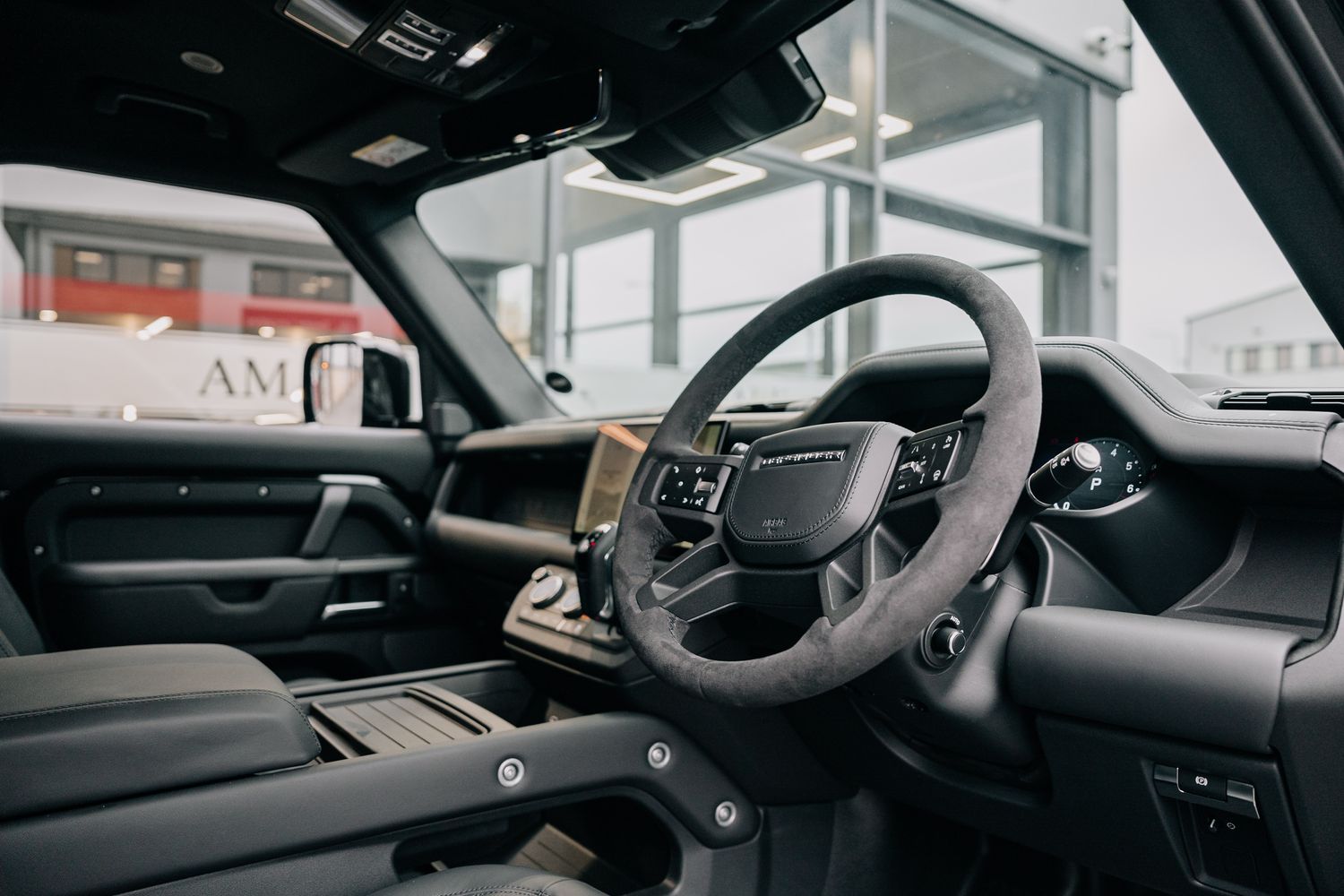 Land Rover Defender 110 V8 P525 Auto