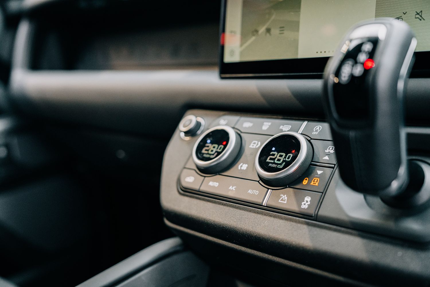 Land Rover Defender 110 V8 P525 Auto