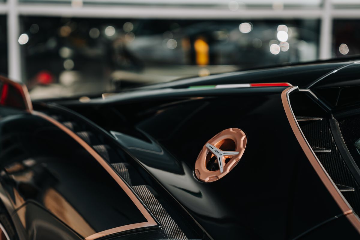 Lamborghini SIÁN FKP 37 MHEV S-A