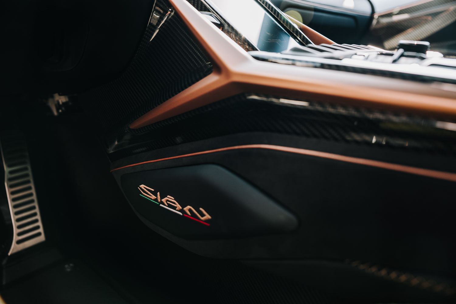 Lamborghini SIÁN FKP 37 MHEV S-A