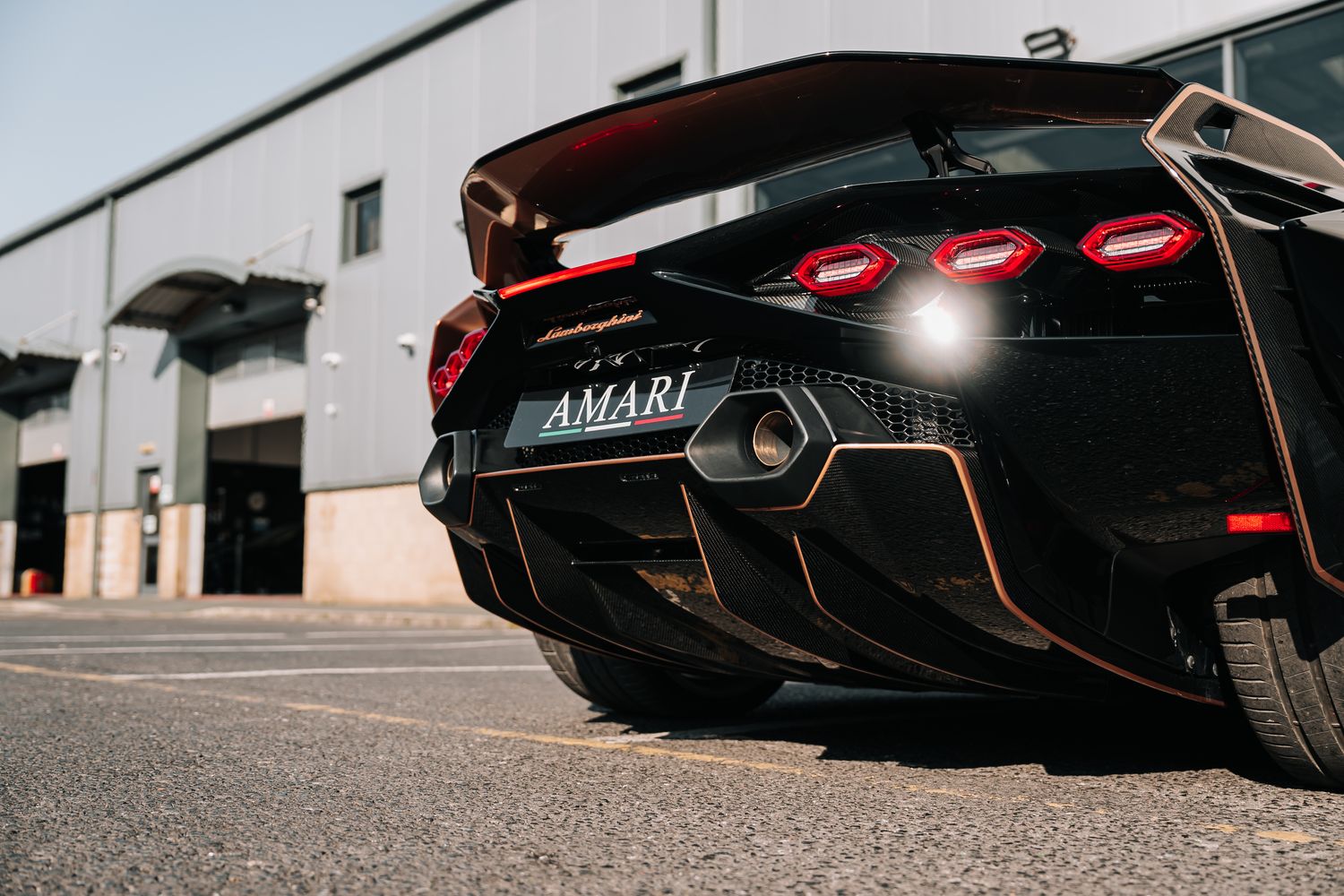 Lamborghini SIÁN FKP 37 MHEV S-A