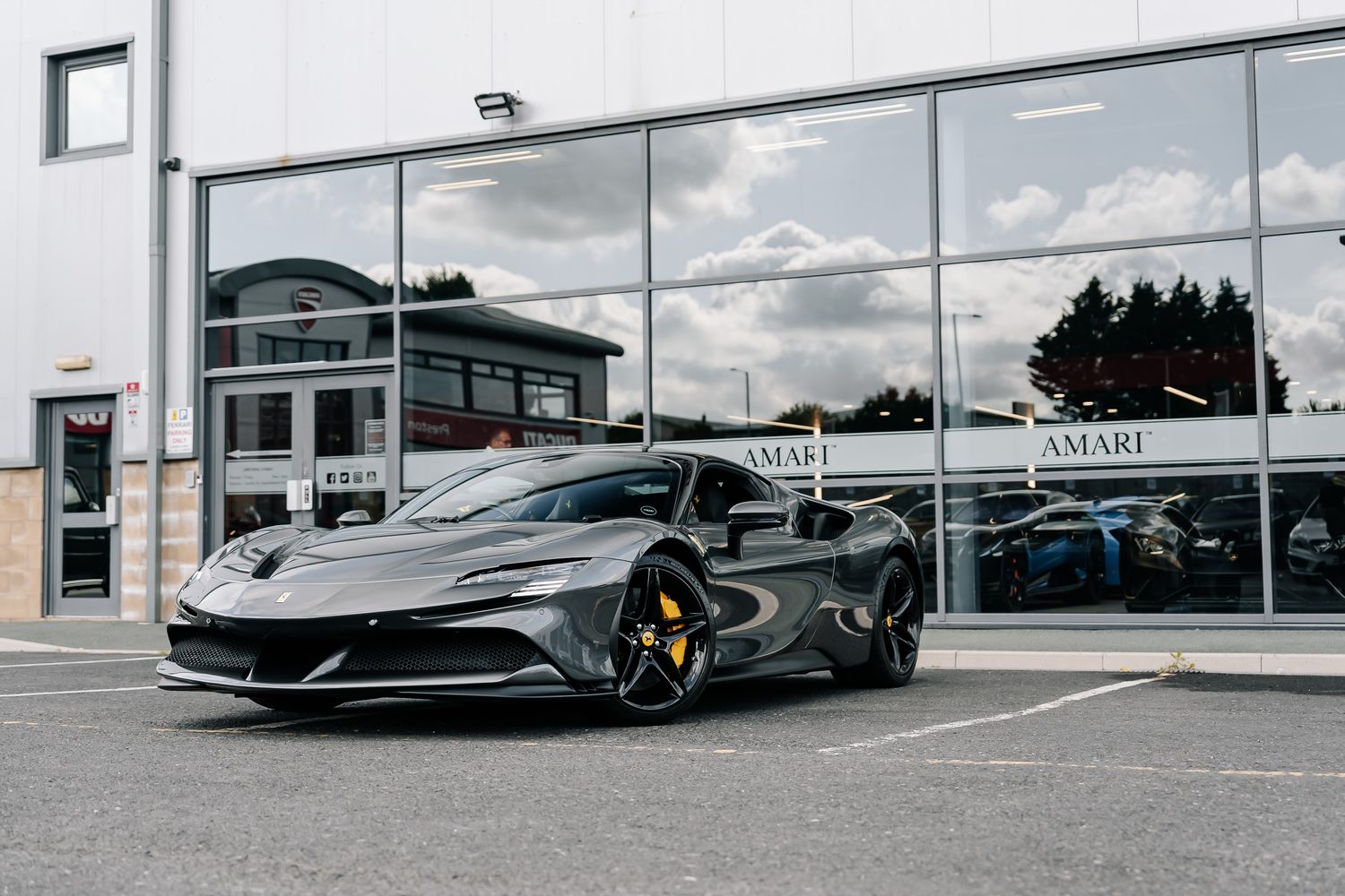Ferrari SF90 Stradale