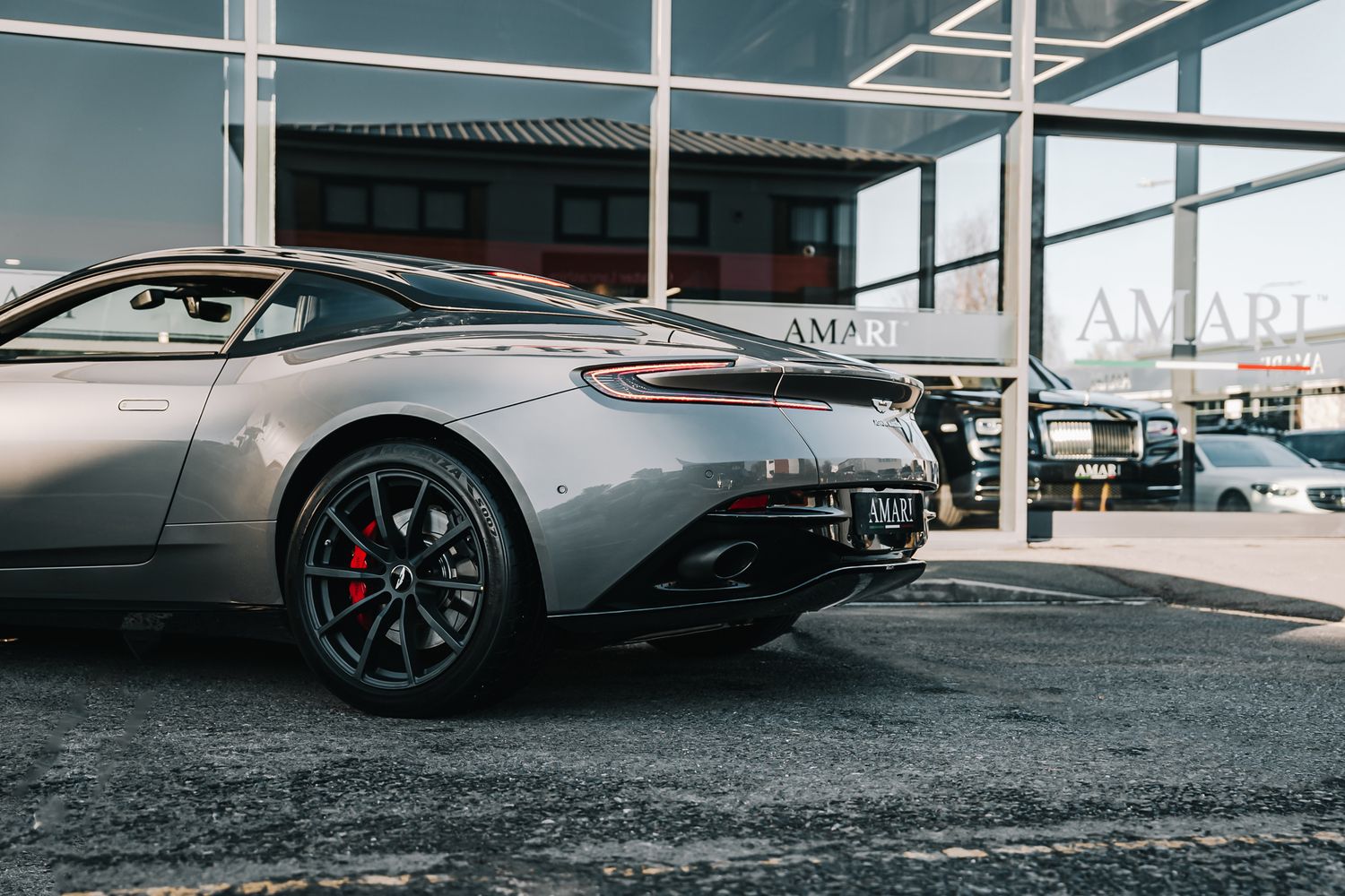 Aston Martin DB11 AMR V12