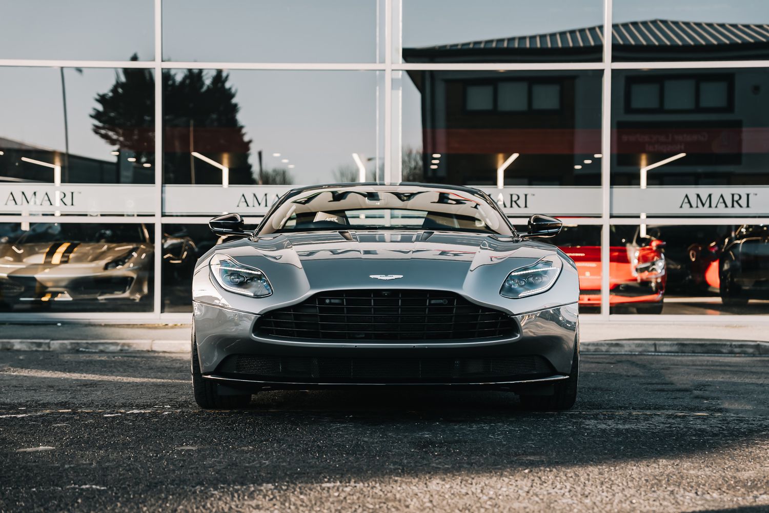 Aston Martin DB11 AMR V12