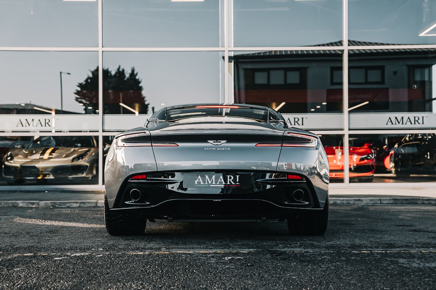 Aston Martin DB11 AMR V12