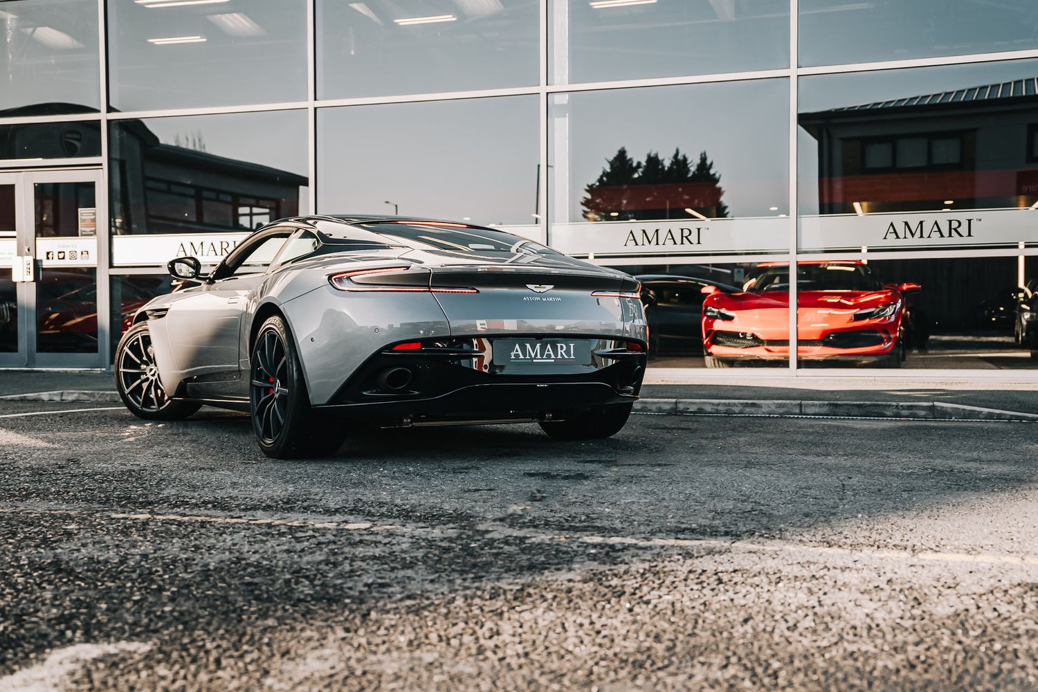 Aston Martin DB11 AMR V12