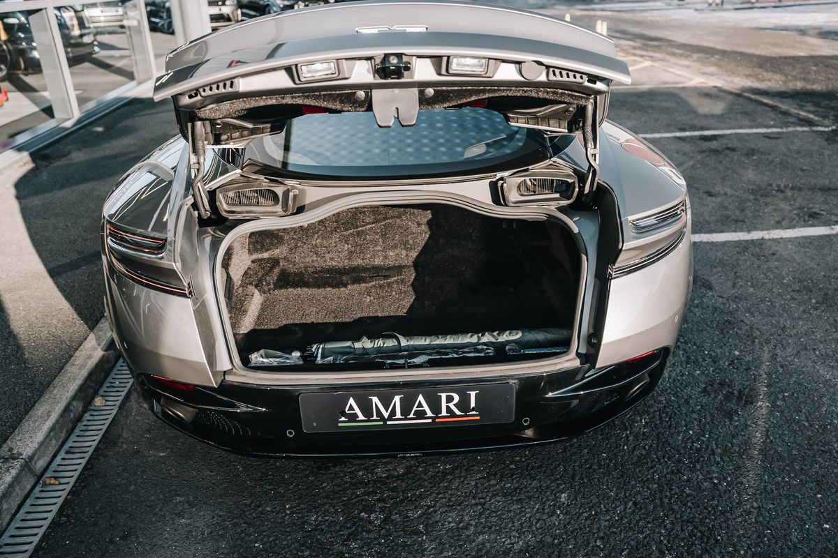 ASTON MARTIN DB11 AMR V12