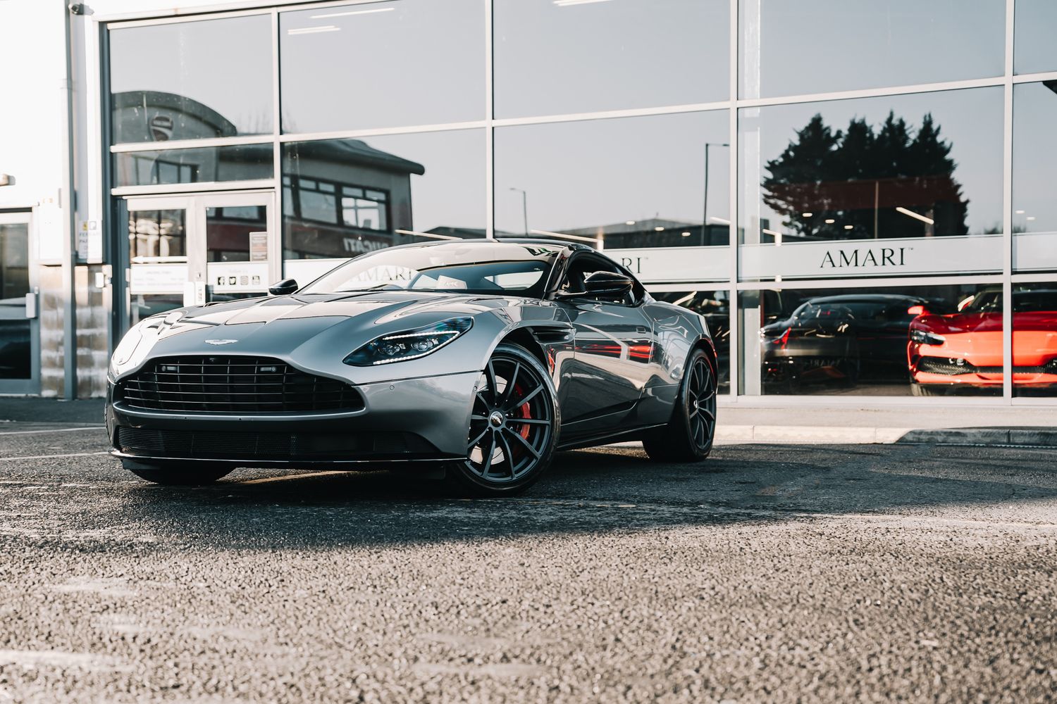 Aston Martin DB11 AMR V12