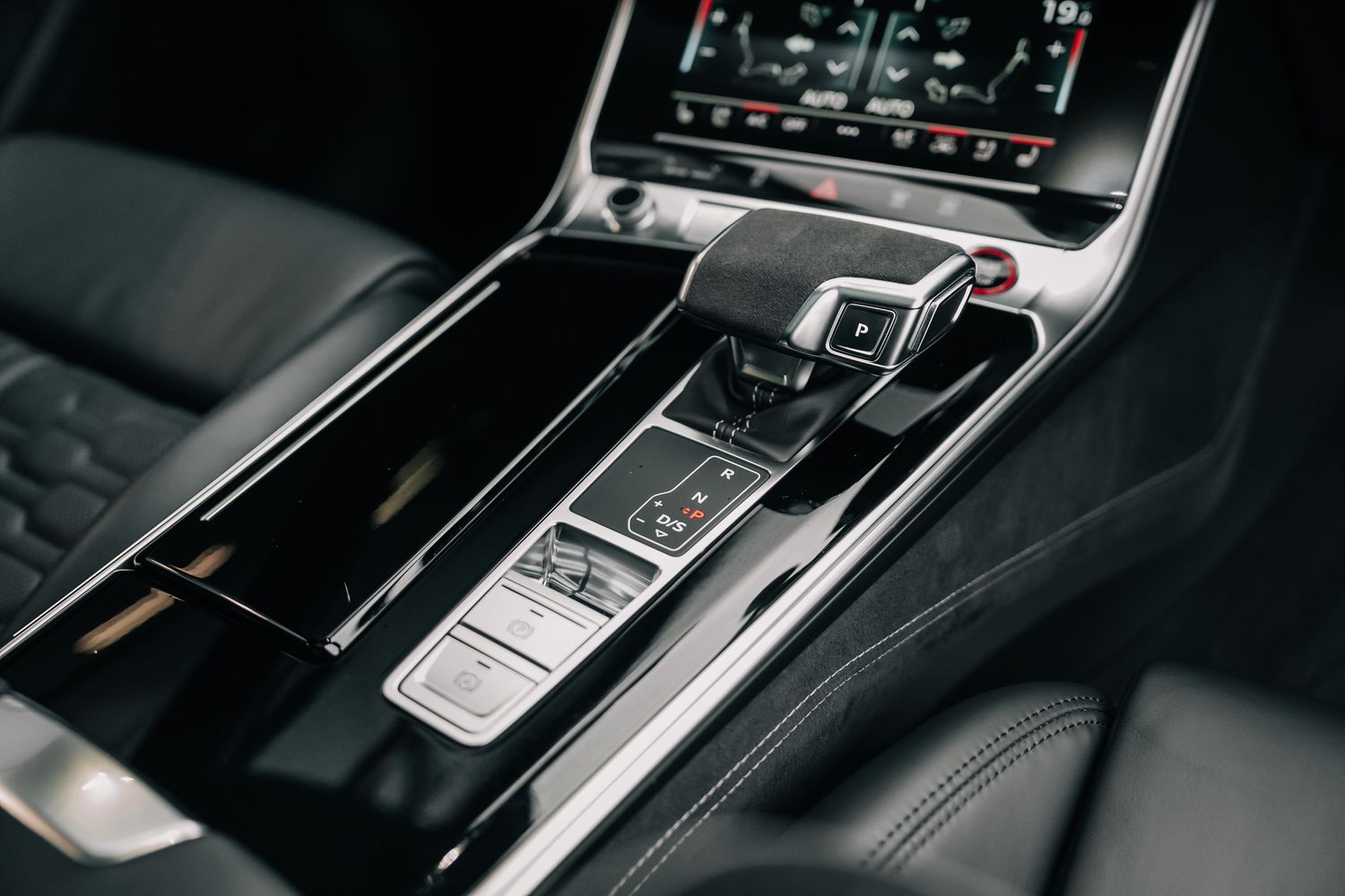 Audi RS6 Carbon Black V8 by URBAN TFSI MHEV Quattro Auto