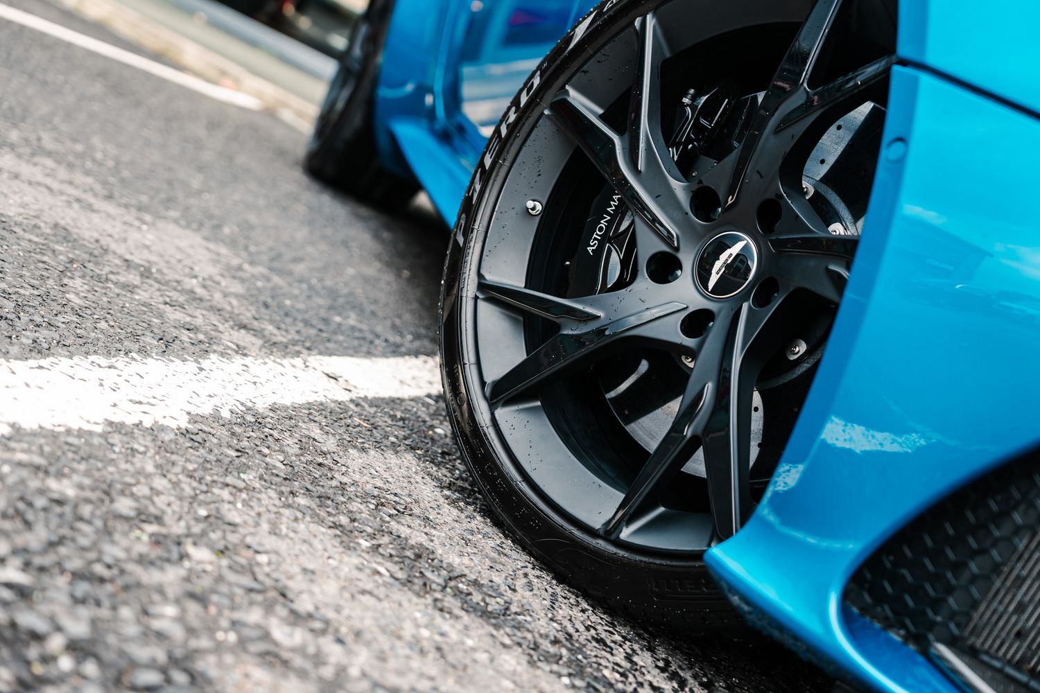 Aston Martin DBS Superleggera DBS SUPERLEGGERA V12 AUTO