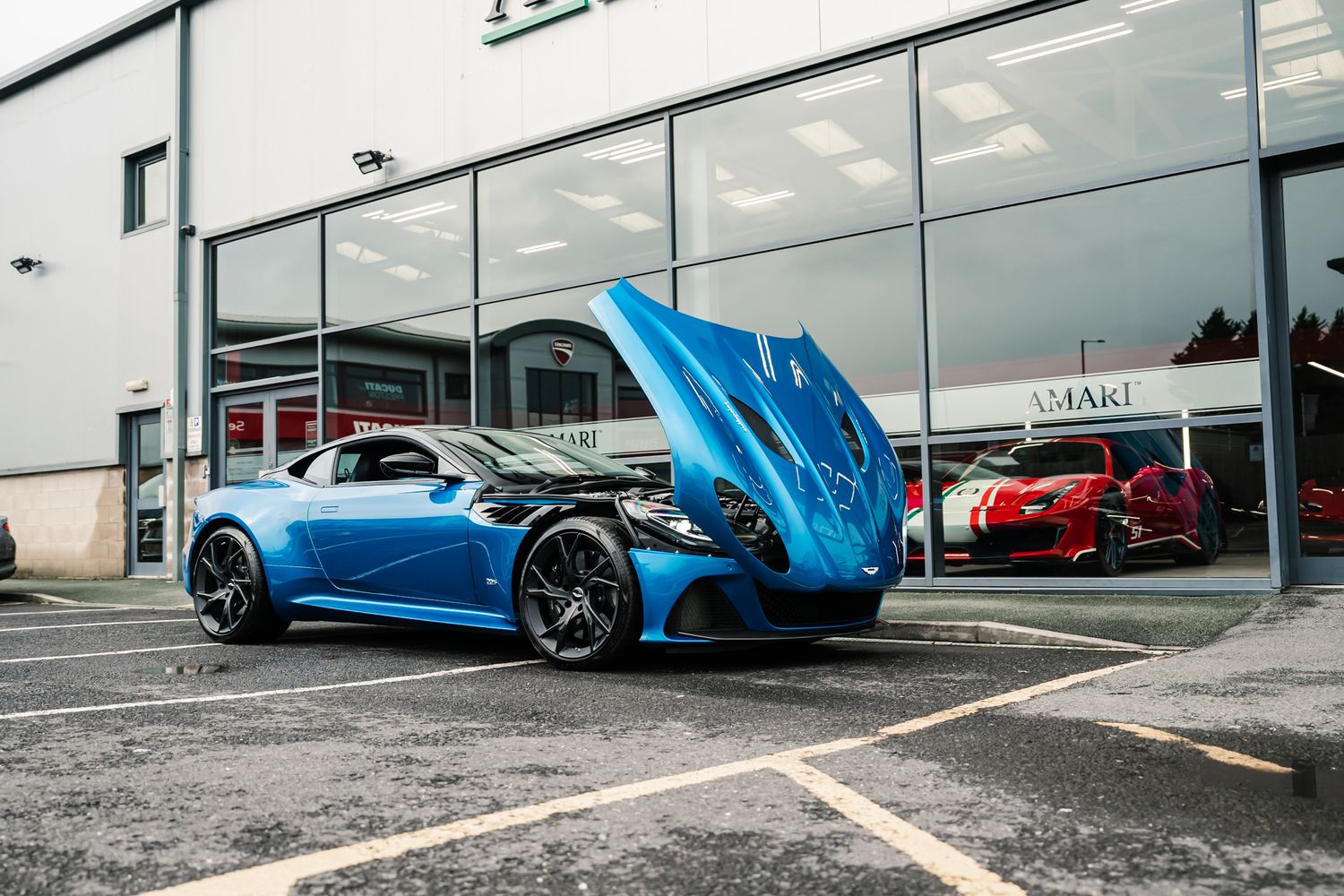 Aston Martin DBS Superleggera DBS SUPERLEGGERA V12 AUTO