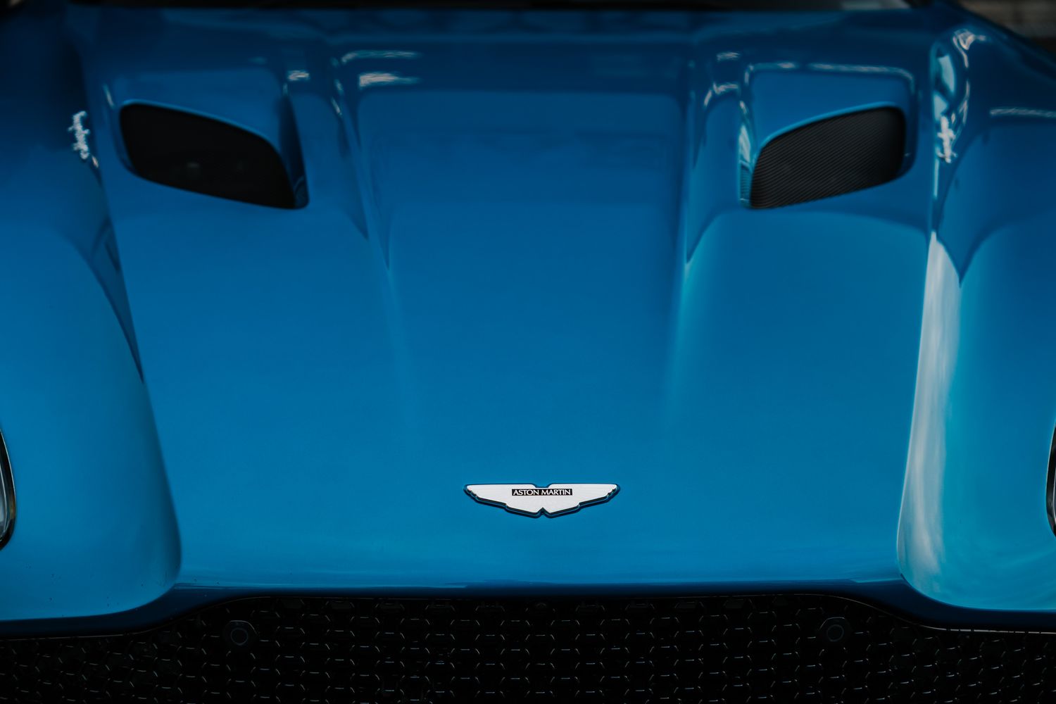 Aston Martin DBS Superleggera DBS SUPERLEGGERA V12 AUTO