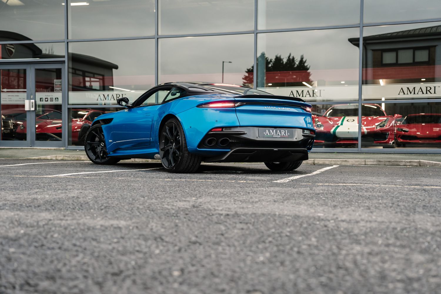 Aston Martin DBS Superleggera DBS SUPERLEGGERA V12 AUTO