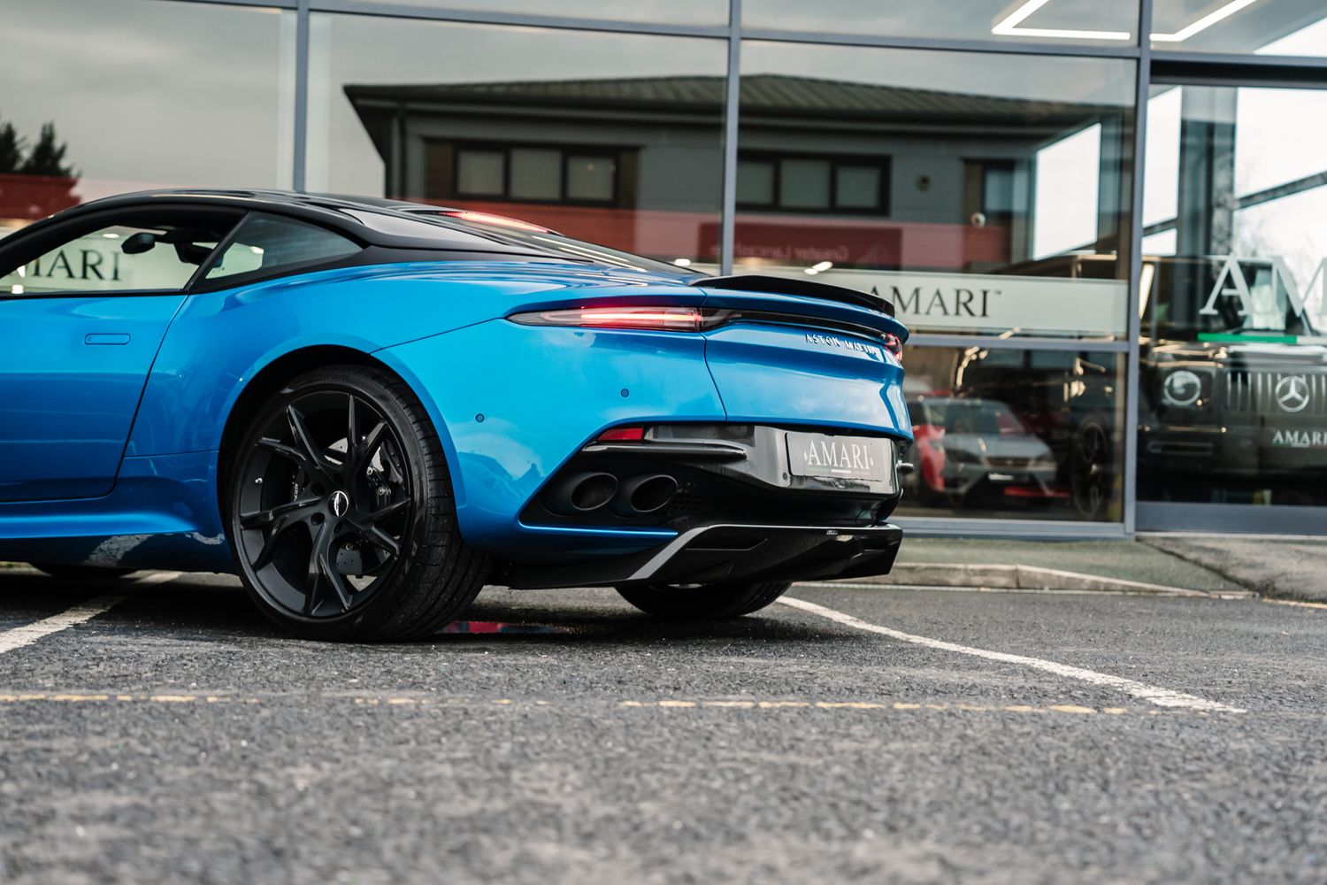 Aston Martin DBS Superleggera DBS SUPERLEGGERA V12 AUTO