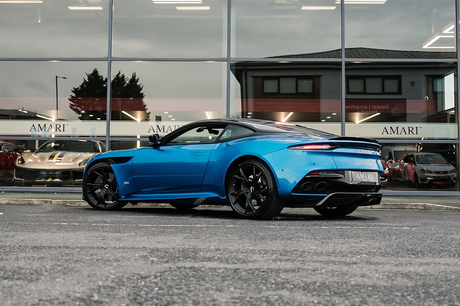 Aston Martin DBS Superleggera DBS SUPERLEGGERA V12 AUTO