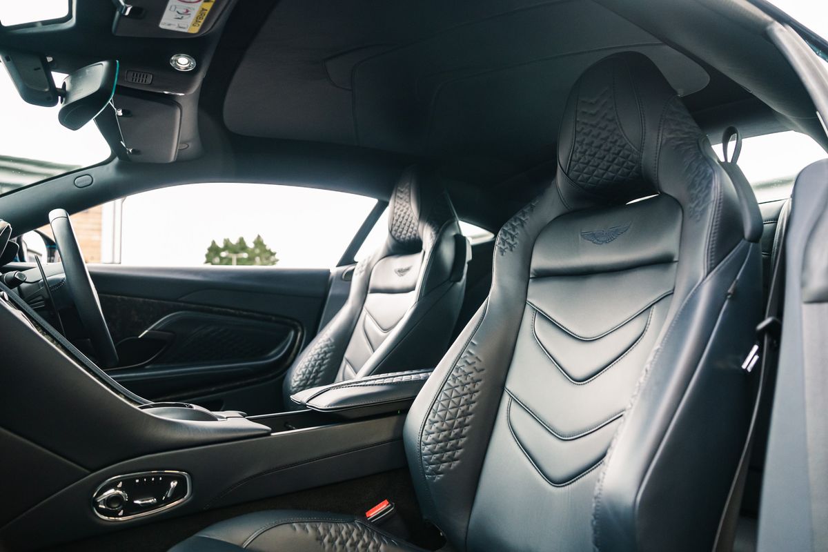 Aston Martin DBS Superleggera DBS SUPERLEGGERA V12 AUTO
