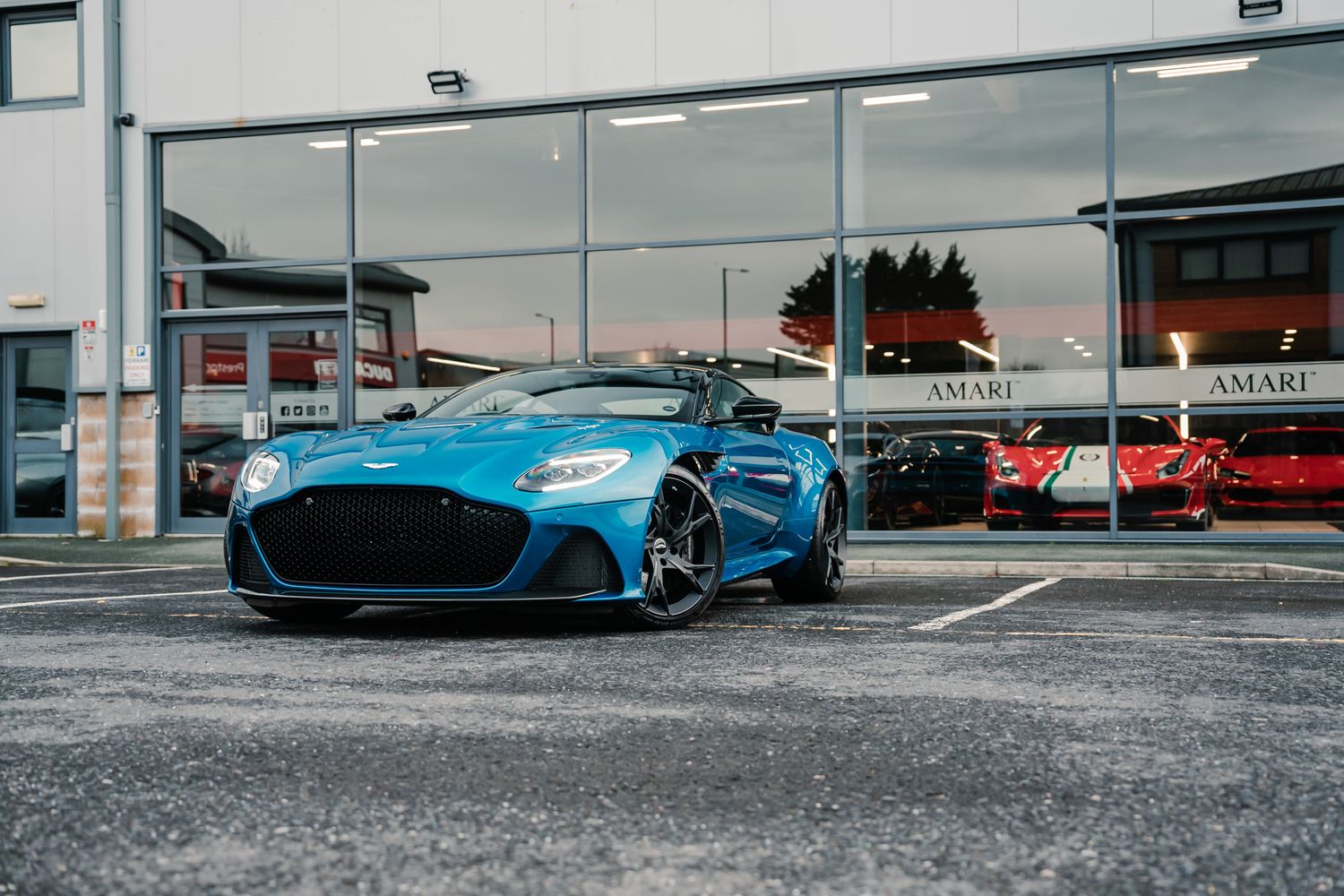 Aston Martin DBS Superleggera DBS SUPERLEGGERA V12 AUTO