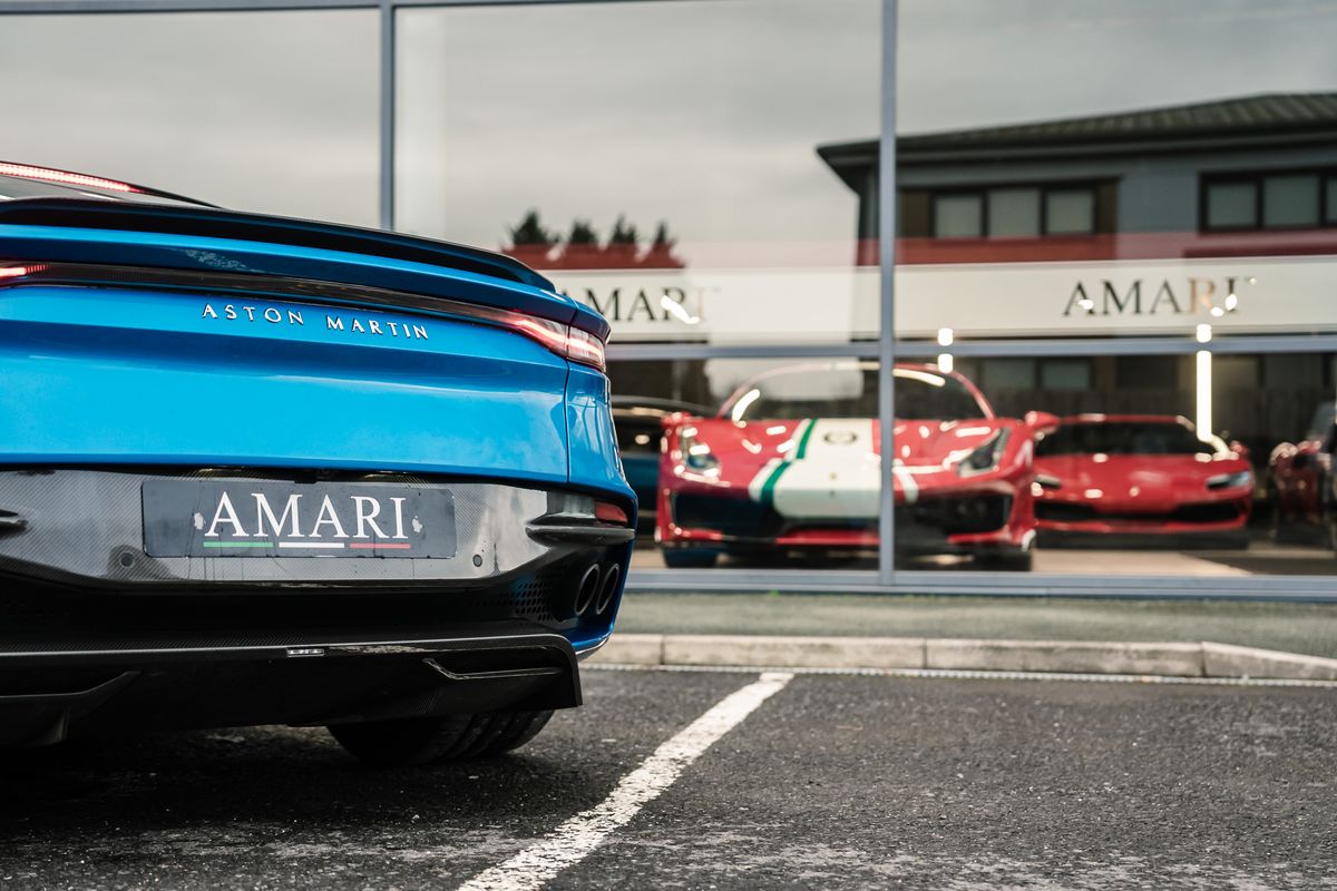 Aston Martin DBS Superleggera DBS SUPERLEGGERA V12 AUTO