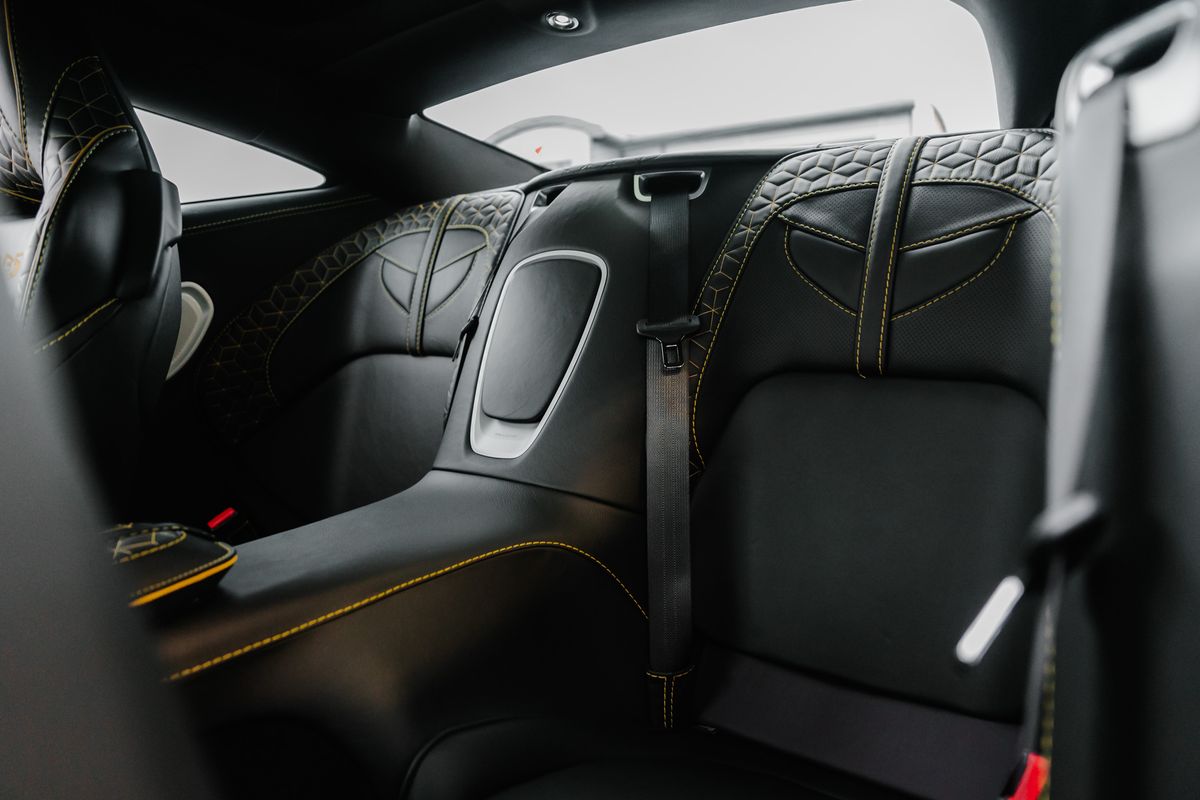 Aston Martin DBS Superleggera Auto