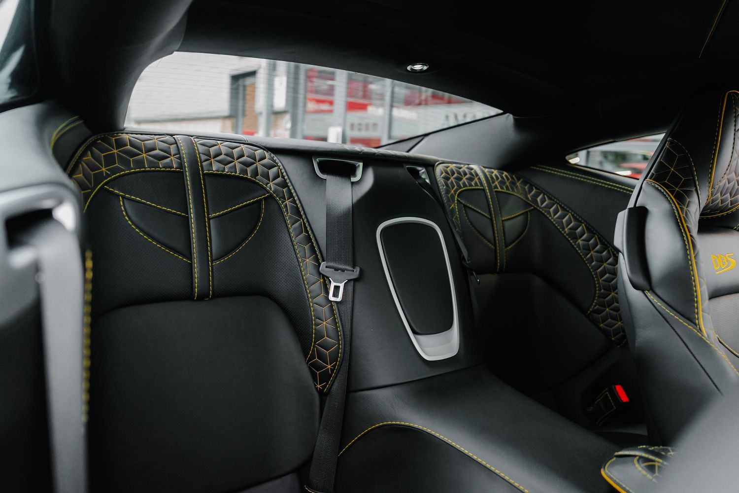 Aston Martin DBS Superleggera Auto