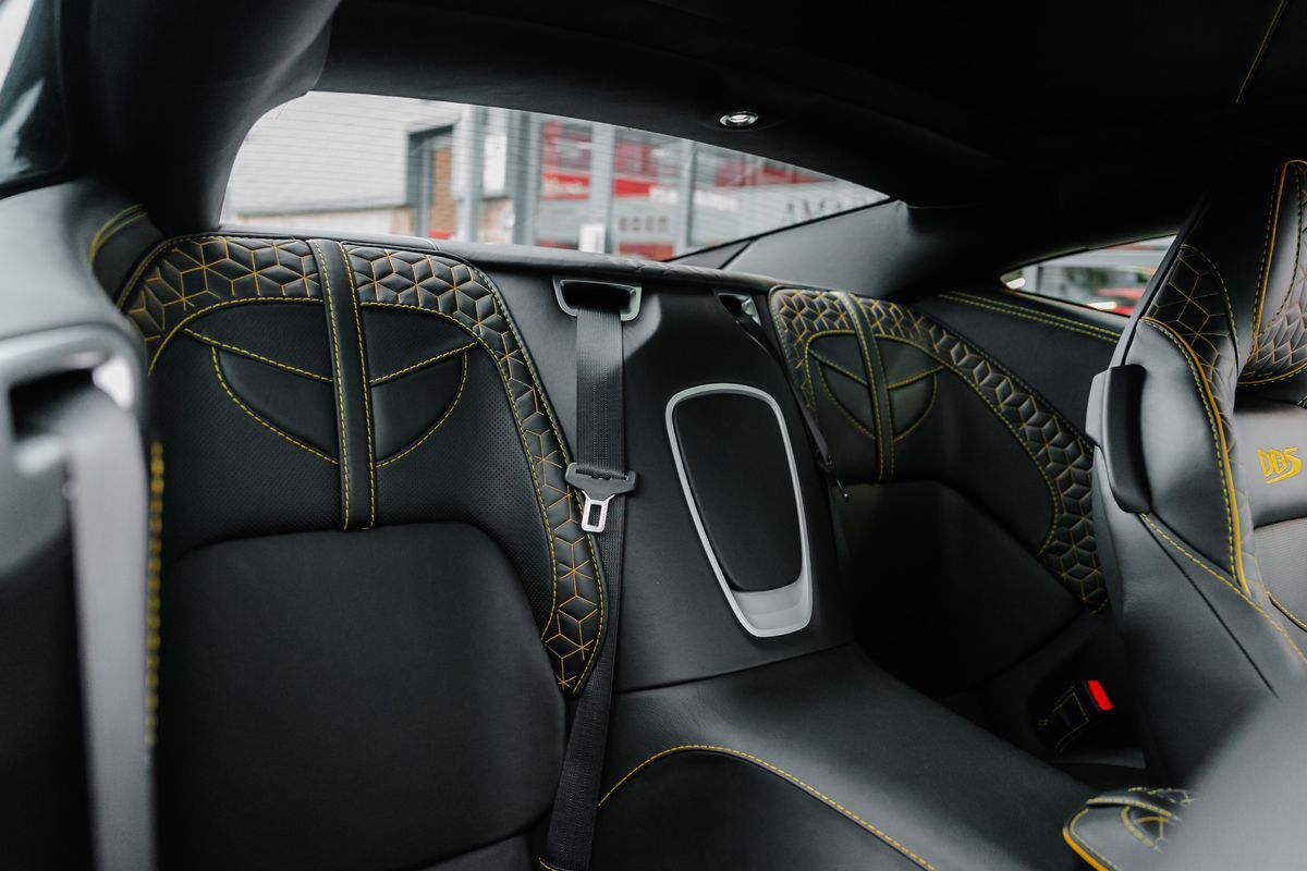 Aston Martin DBS Superleggera Auto