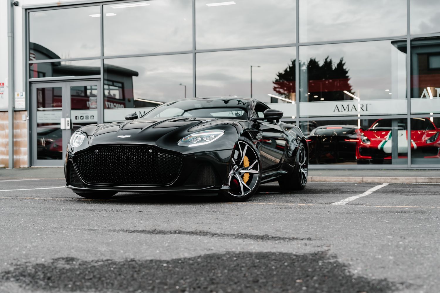 Aston Martin DBS Superleggera Auto