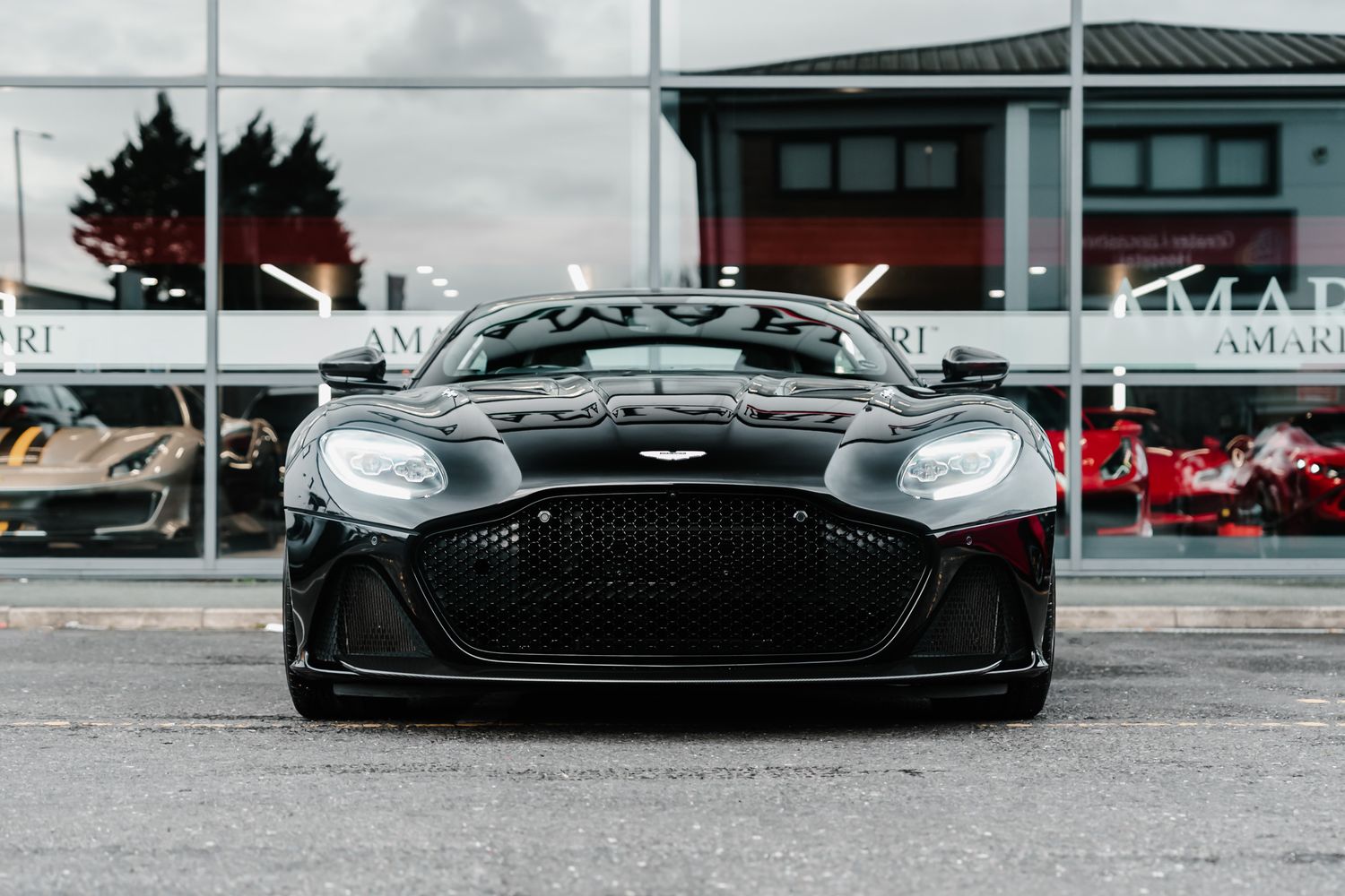 Aston Martin DBS Superleggera Auto