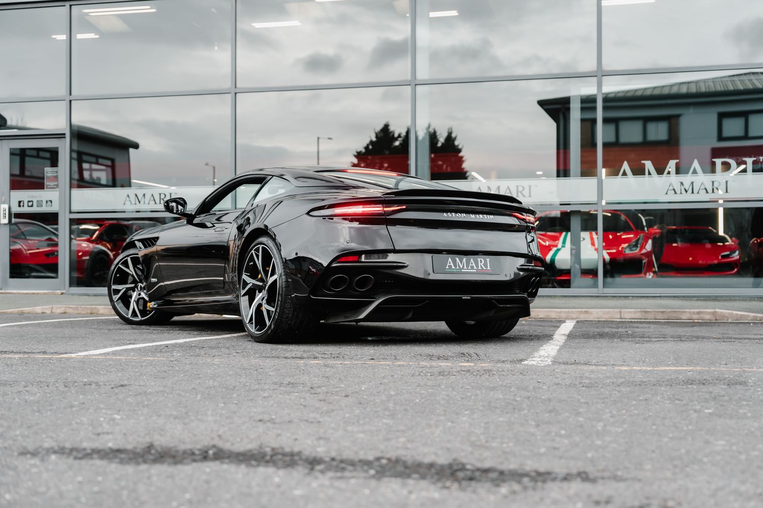 Aston Martin DBS Superleggera Auto