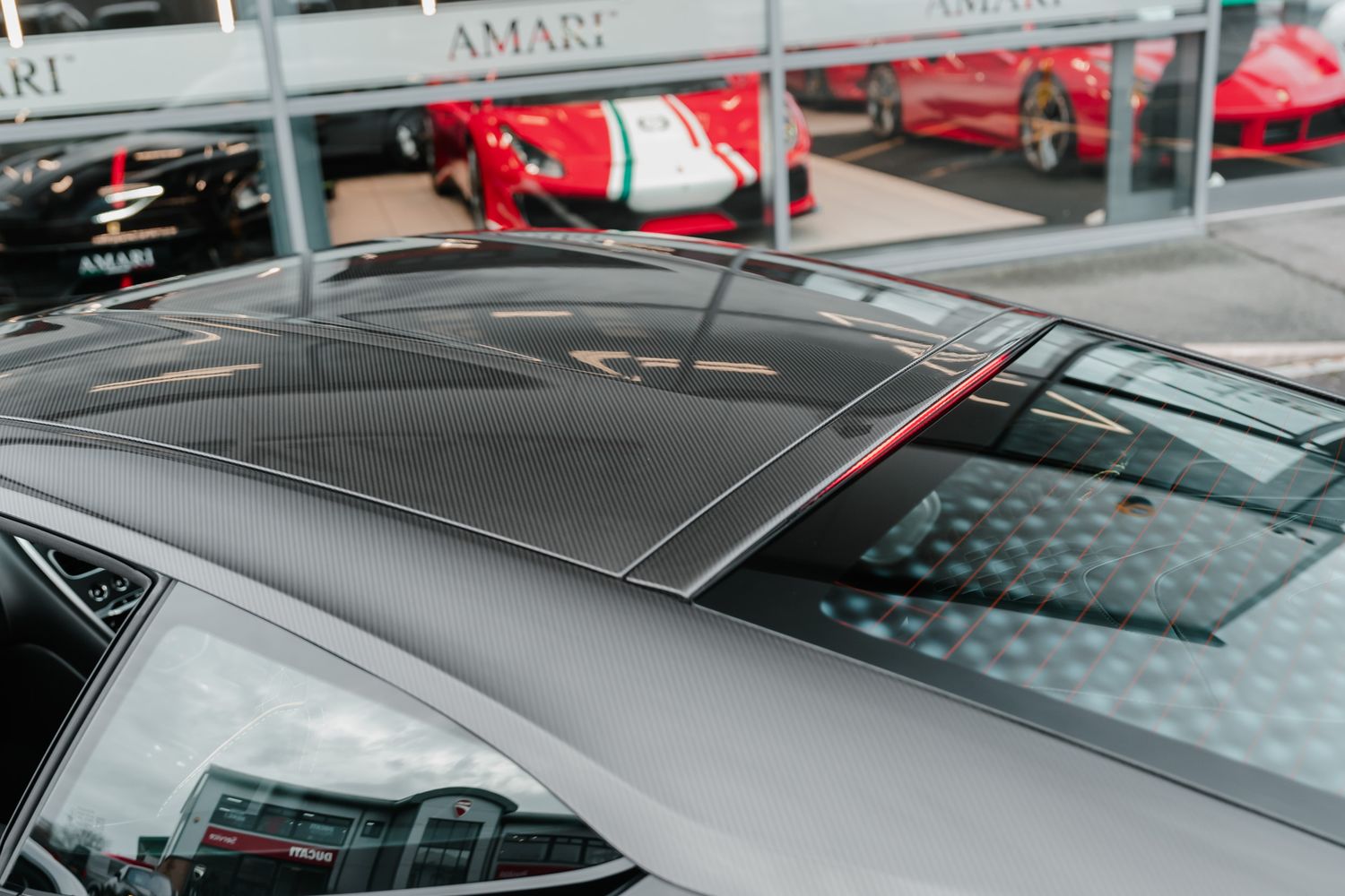 Aston Martin DBS Superleggera Auto