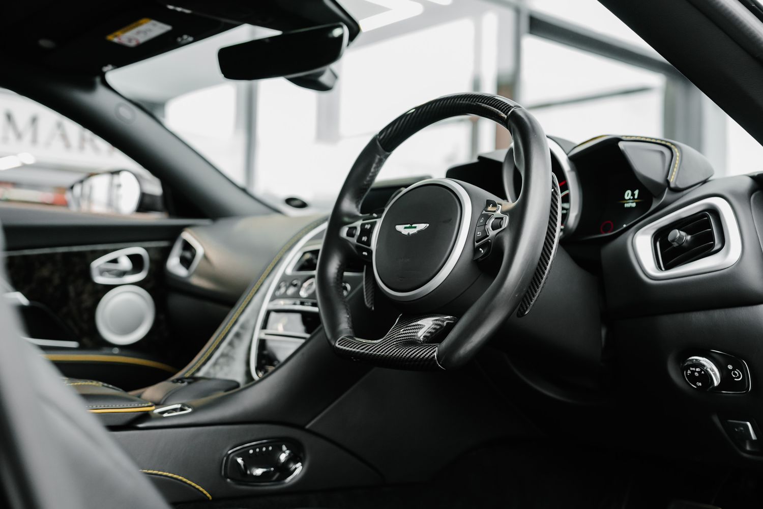 Aston Martin DBS Superleggera Auto