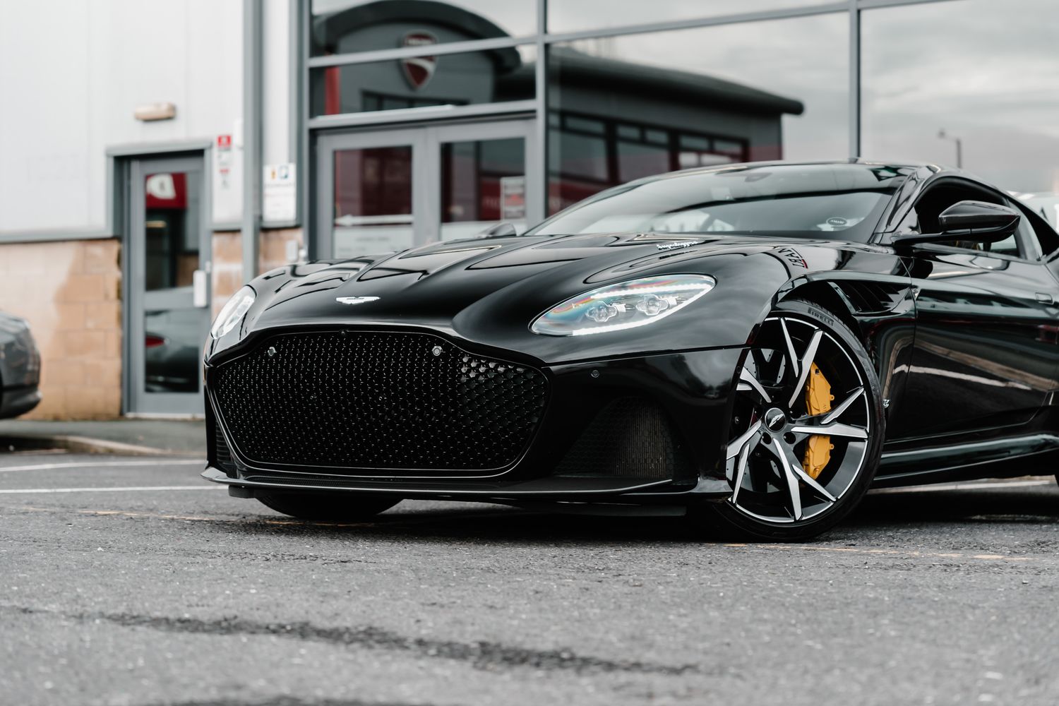 Aston Martin DBS Superleggera Auto