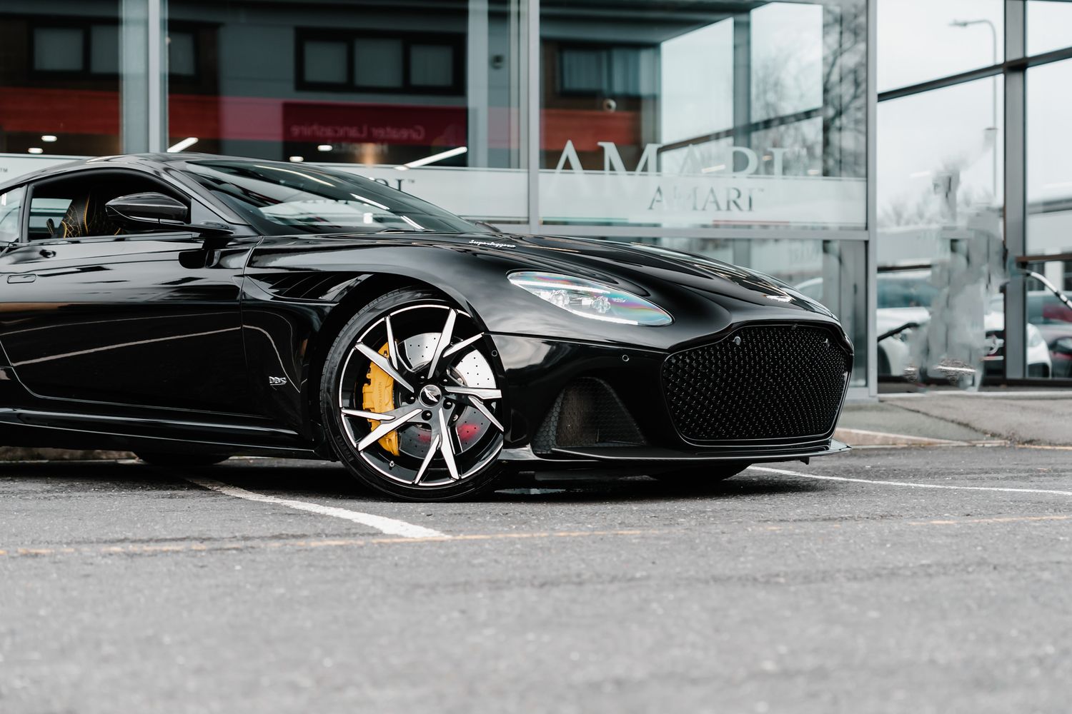 Aston Martin DBS Superleggera Auto