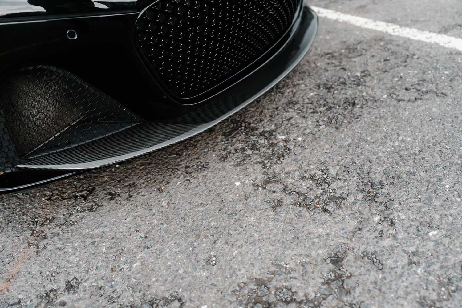 Aston Martin DBS Superleggera Auto
