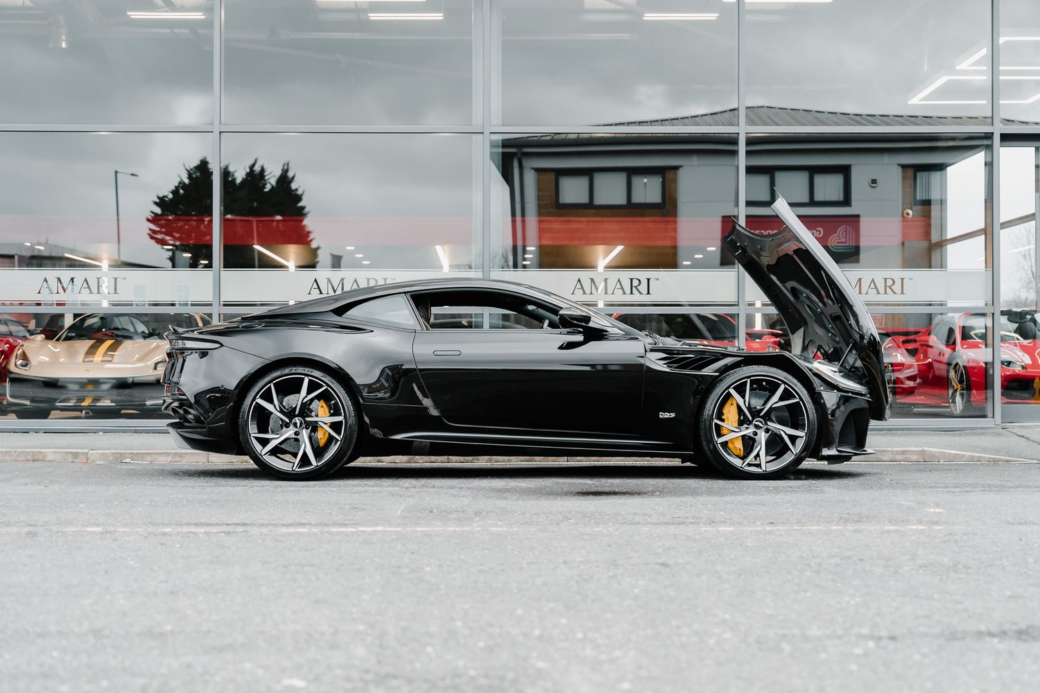 Aston Martin DBS Superleggera Auto