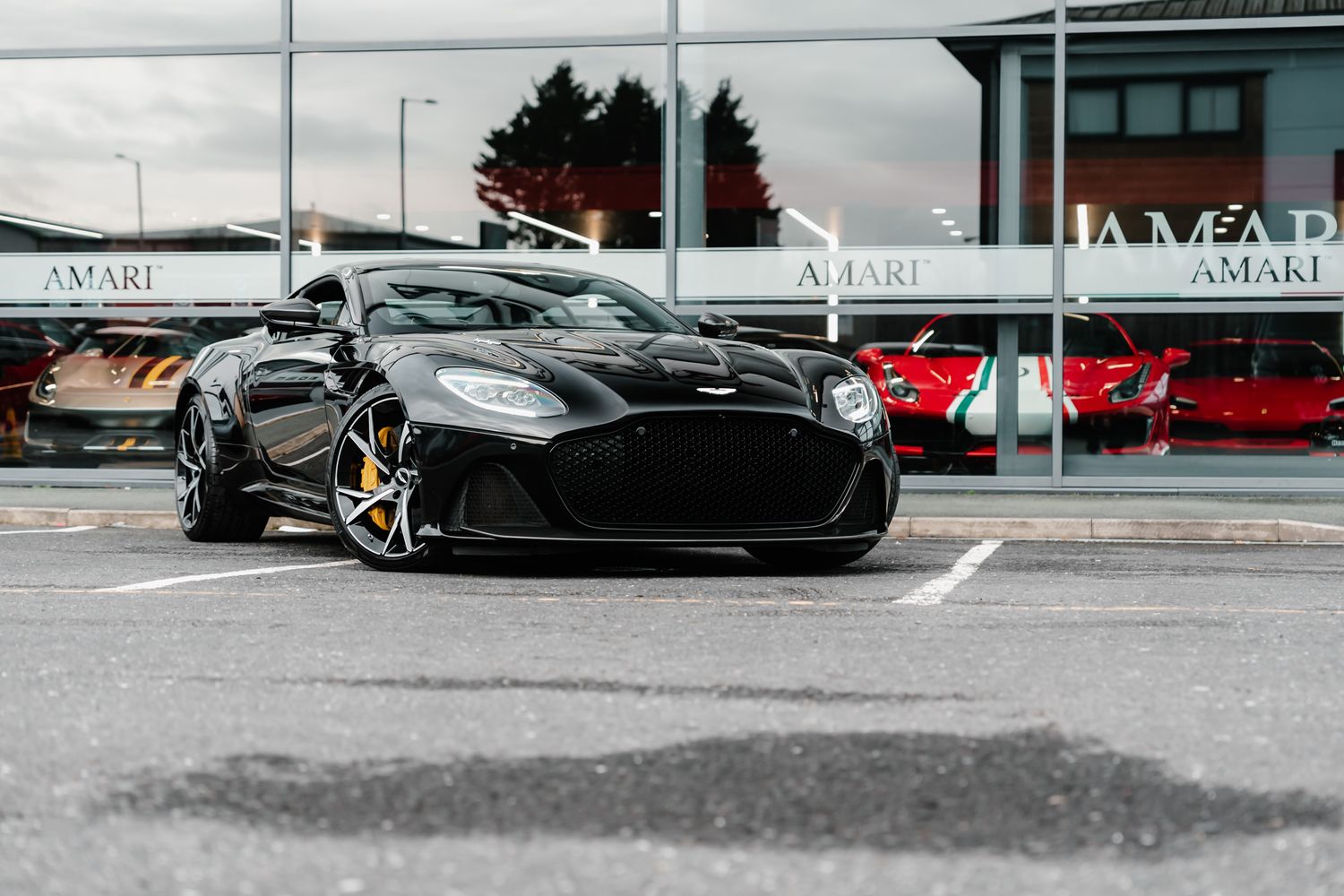 Aston Martin DBS Superleggera Auto