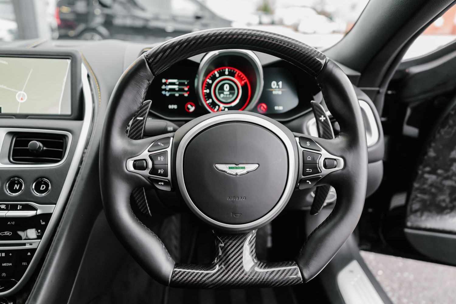 Aston Martin DBS Superleggera Auto