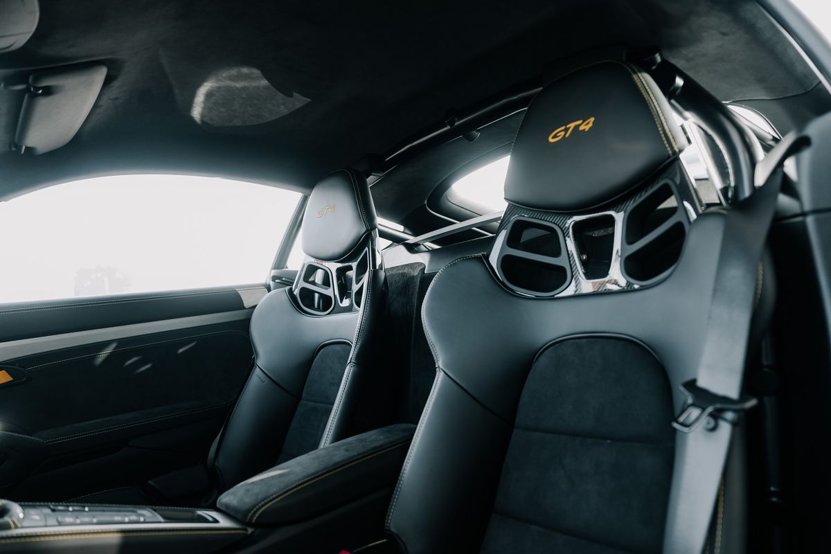 Porsche 718 Cayman GT4 718 CAYMAN GT4