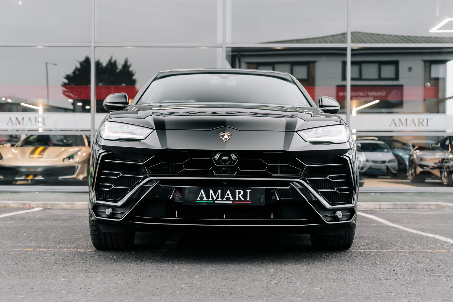 Lamborghini Urus V8