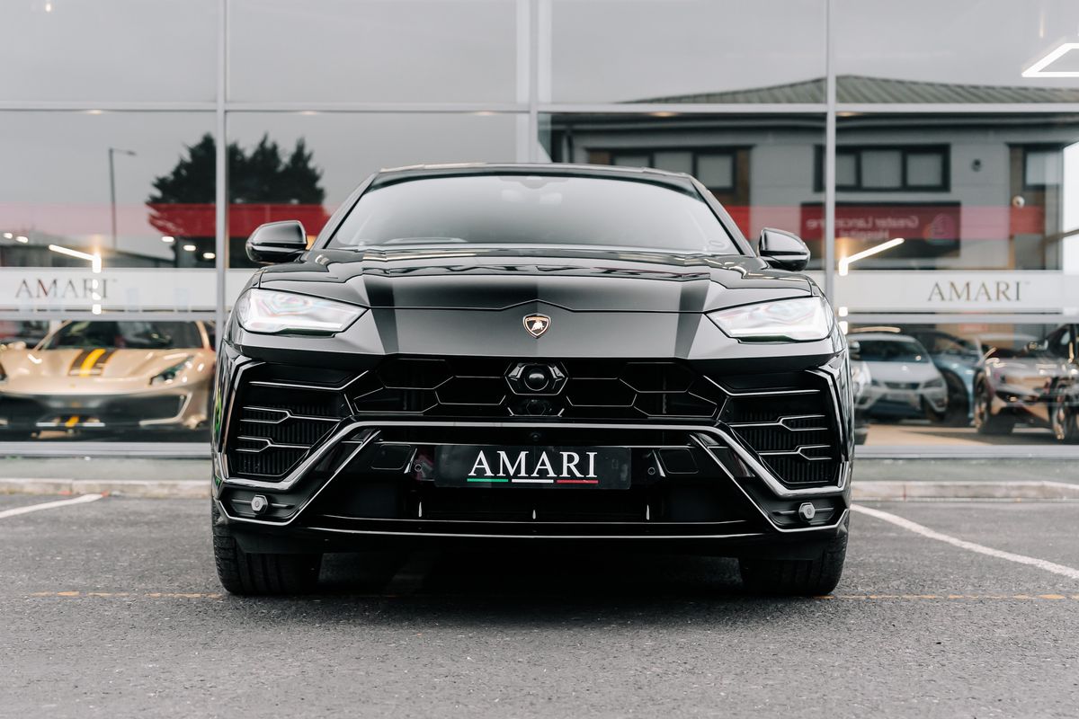 Lamborghini Urus V8