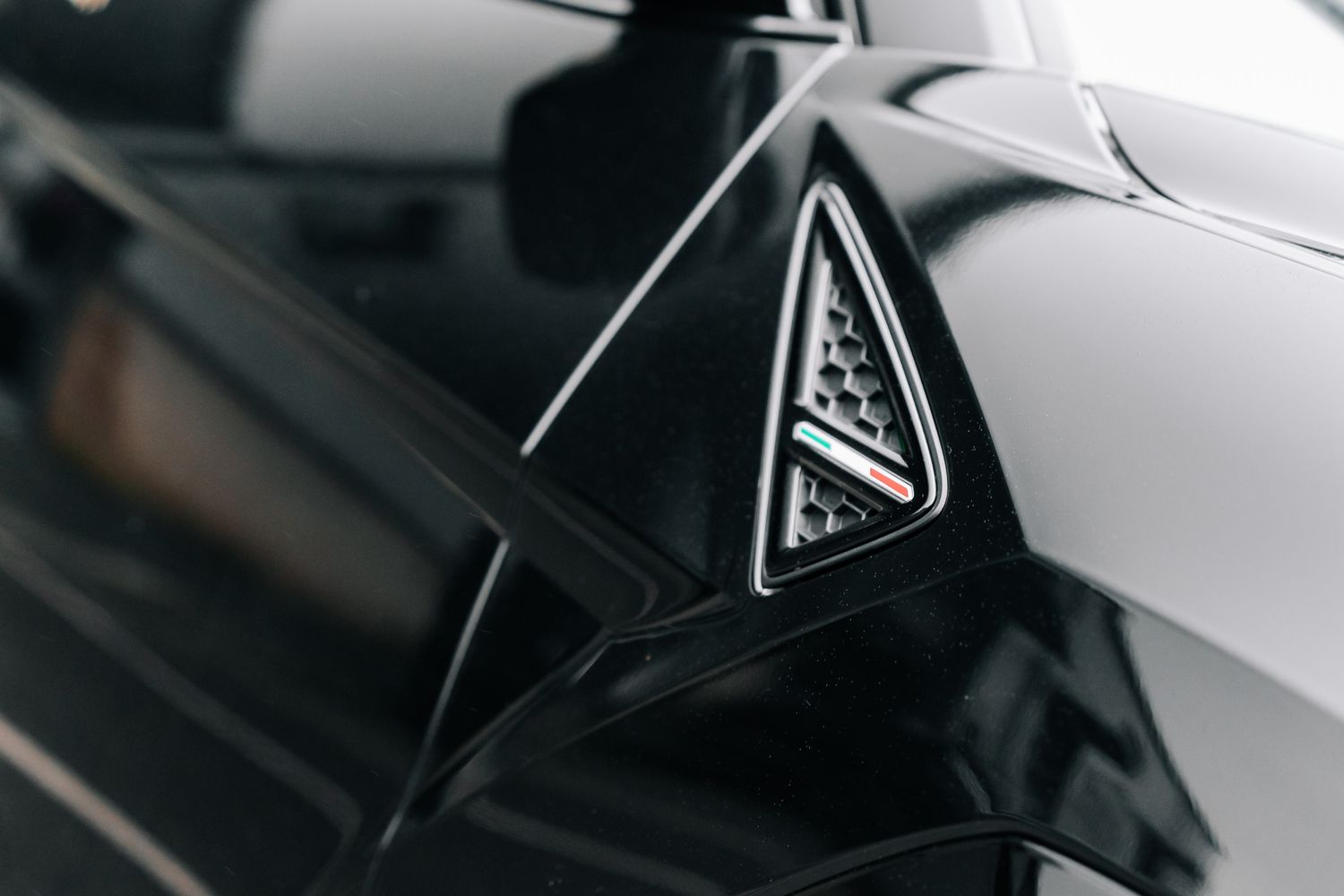 Lamborghini Urus V8